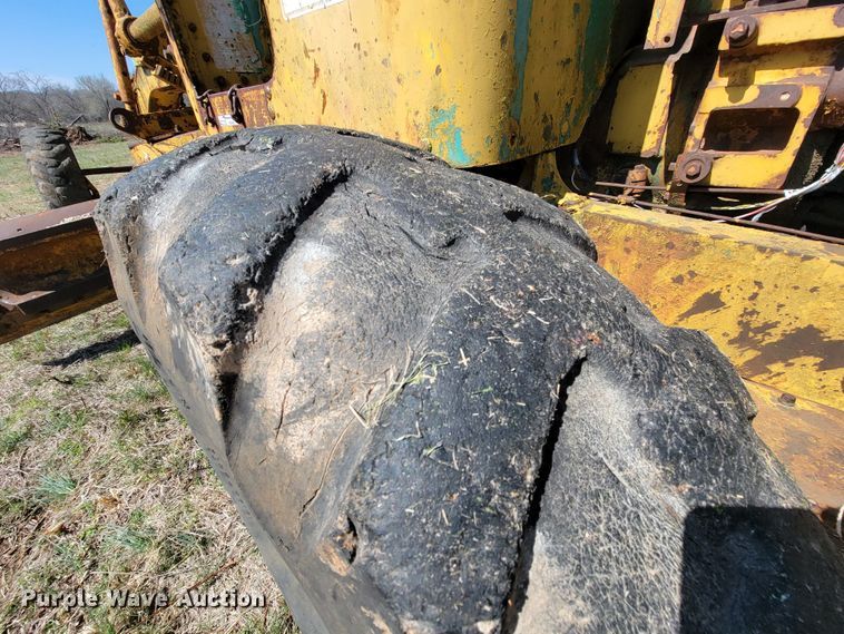 image for item HG9498 1955 Caterpillar 12  rigid frame motor grader