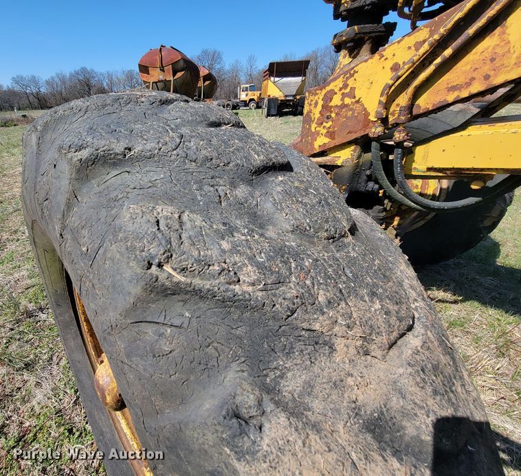 image for item HG9498 1955 Caterpillar 12  rigid frame motor grader