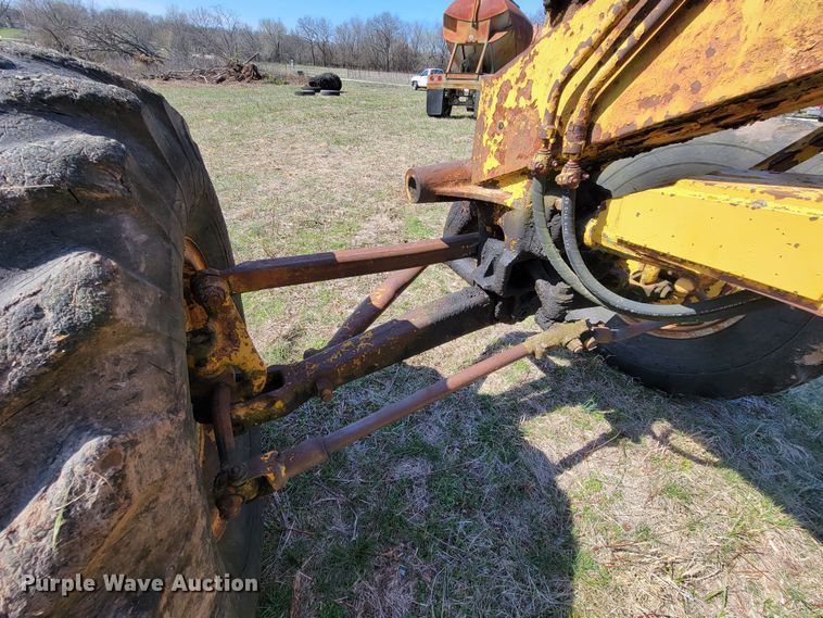 image for item HG9498 1955 Caterpillar 12  rigid frame motor grader