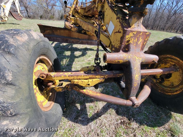 image for item HG9498 1955 Caterpillar 12  rigid frame motor grader