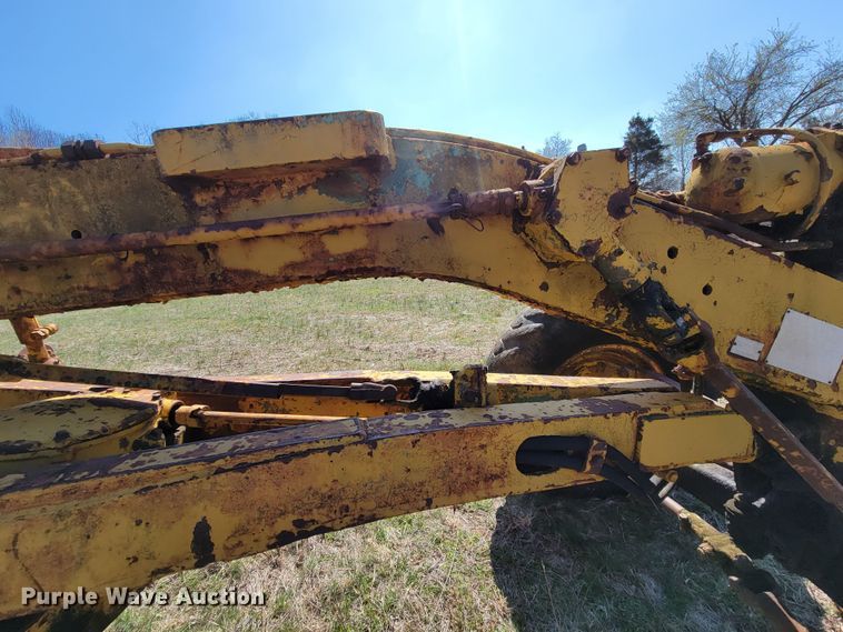 image for item HG9498 1955 Caterpillar 12  rigid frame motor grader