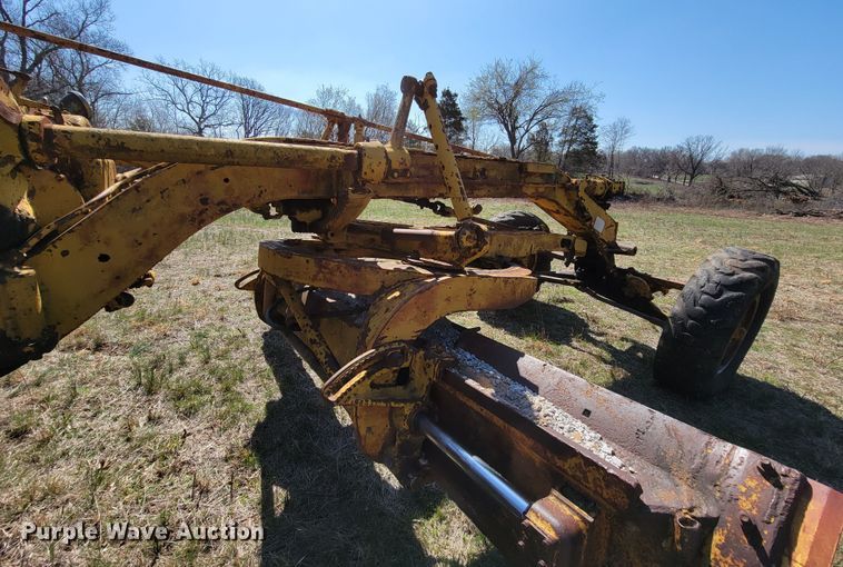 image for item HG9498 1955 Caterpillar 12  rigid frame motor grader