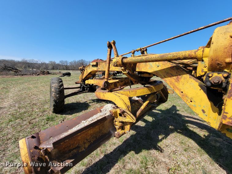 image for item HG9498 1955 Caterpillar 12  rigid frame motor grader