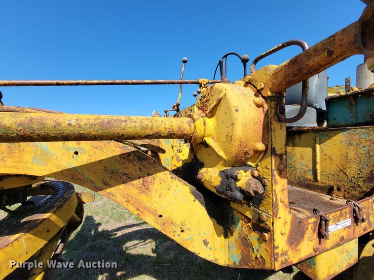 image for item HG9498 1955 Caterpillar 12  rigid frame motor grader