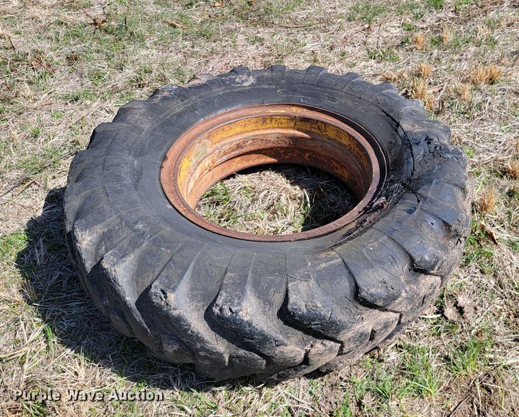 image for item HG9498 1955 Caterpillar 12  rigid frame motor grader