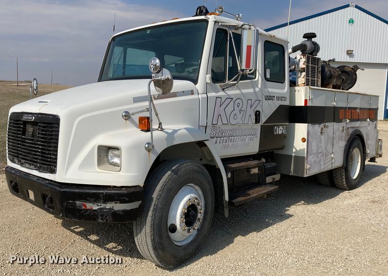 image for item HN9825 2000 Freightliner FL70  utility / service truck