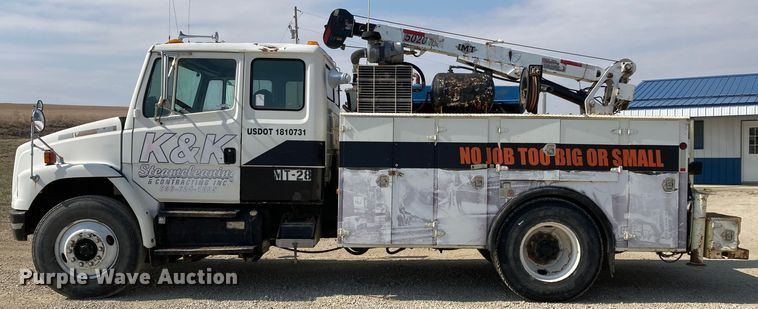 image for item HN9825 2000 Freightliner FL70  utility / service truck