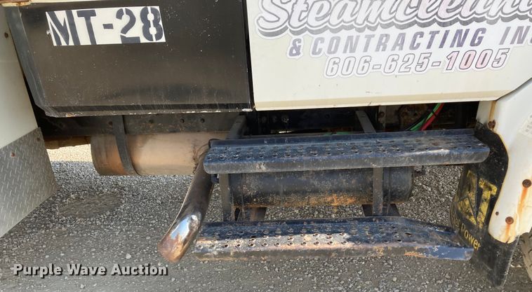 image for item HN9825 2000 Freightliner FL70  utility / service truck