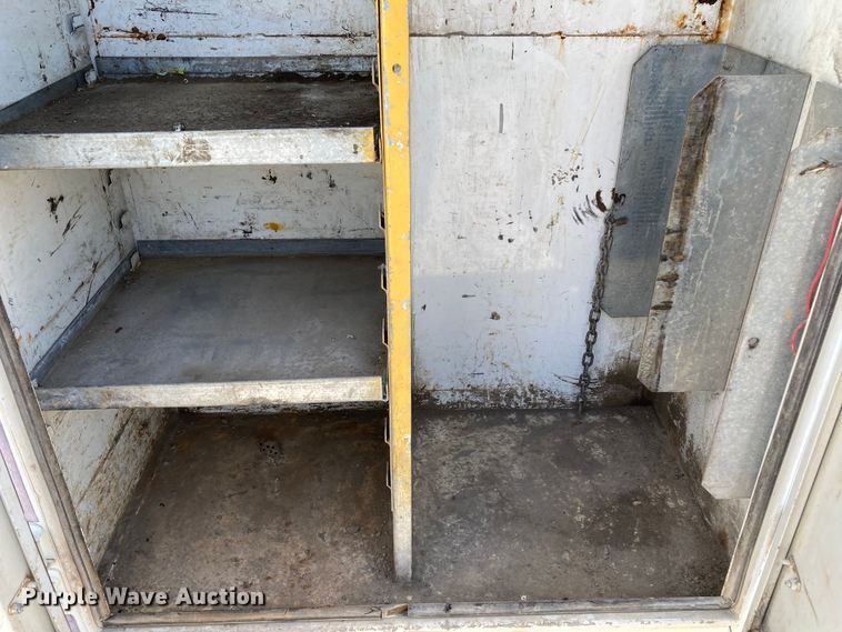 image for item HN9825 2000 Freightliner FL70  utility / service truck