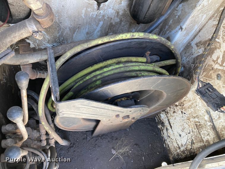 image for item HN9825 2000 Freightliner FL70  utility / service truck