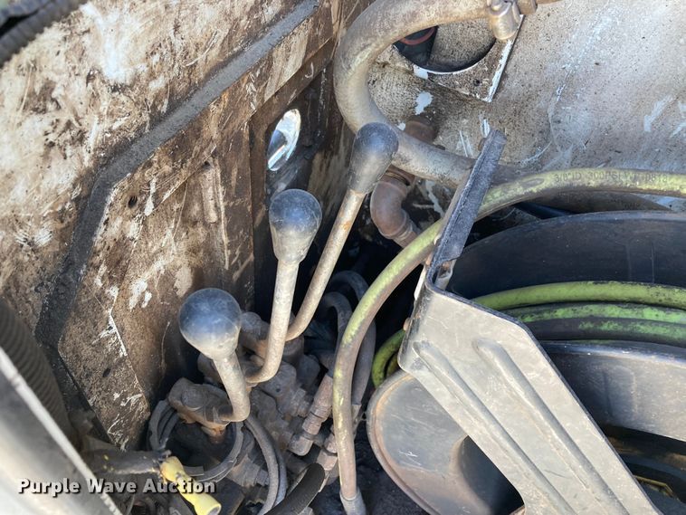 image for item HN9825 2000 Freightliner FL70  utility / service truck