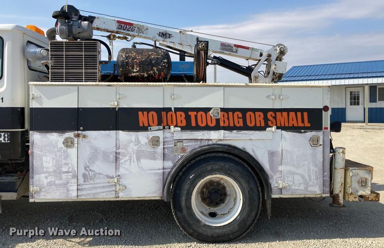 image for item HN9825 2000 Freightliner FL70  utility / service truck