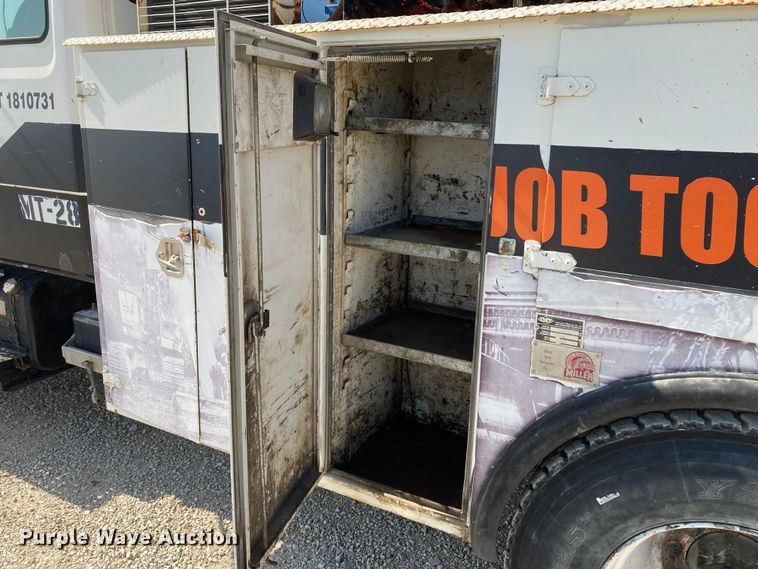 image for item HN9825 2000 Freightliner FL70  utility / service truck