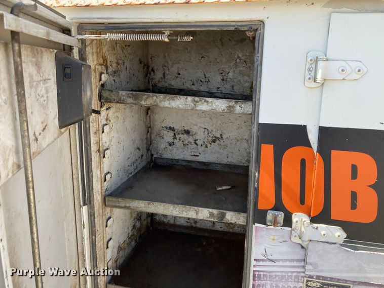 image for item HN9825 2000 Freightliner FL70  utility / service truck