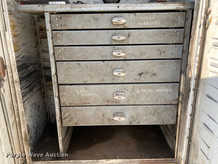 image for item HN9825 2000 Freightliner FL70  utility / service truck