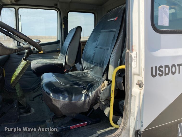 image for item HN9825 2000 Freightliner FL70  utility / service truck