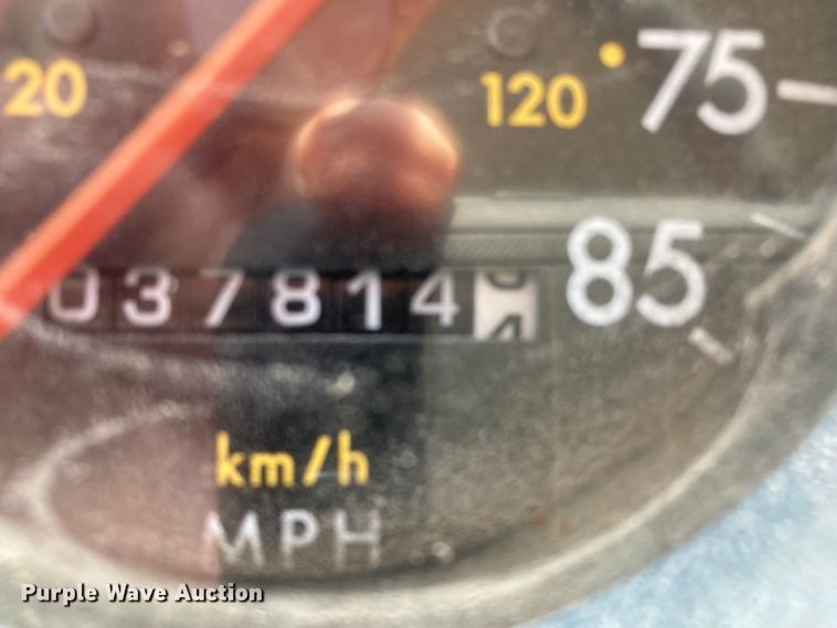 image for item HN9825 2000 Freightliner FL70  utility / service truck