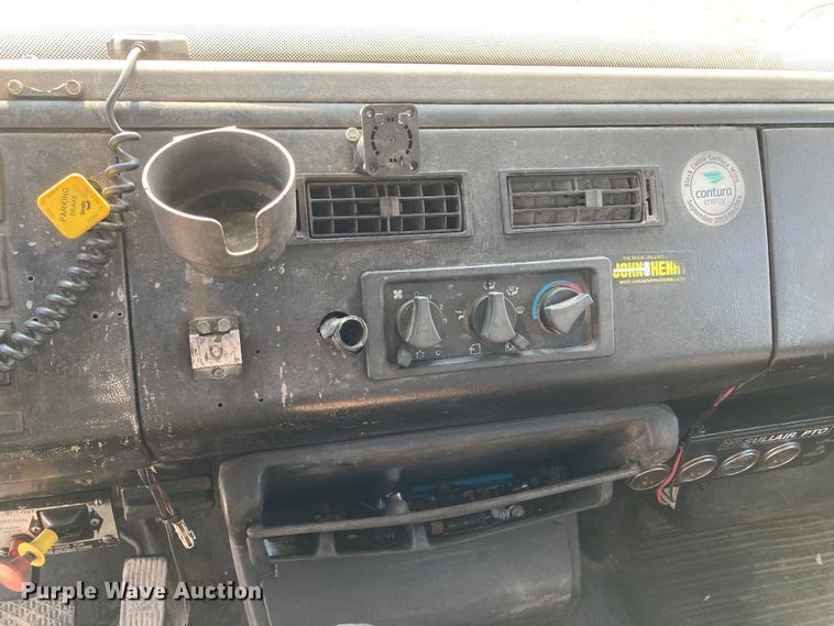 image for item HN9825 2000 Freightliner FL70  utility / service truck