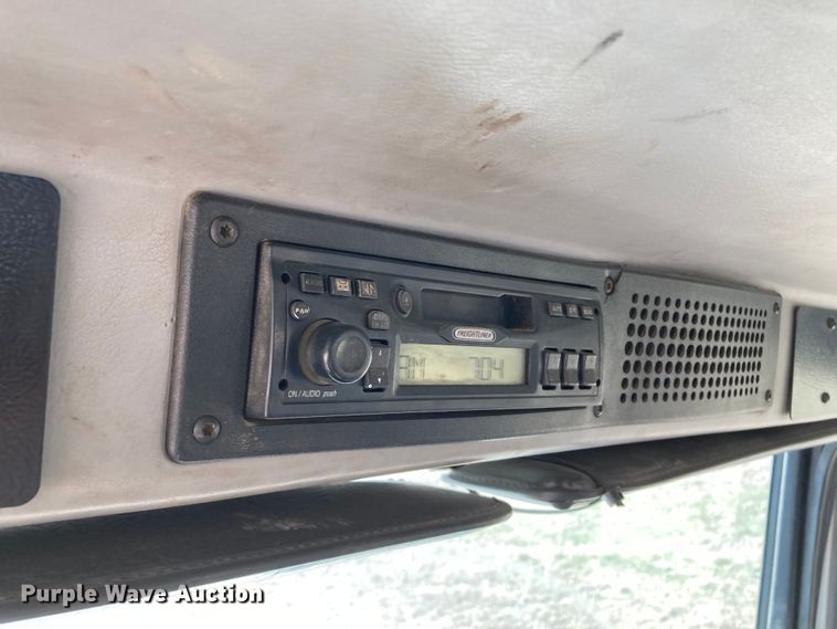 image for item HN9825 2000 Freightliner FL70  utility / service truck