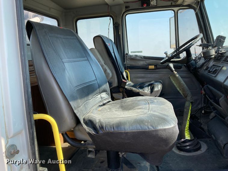 image for item HN9825 2000 Freightliner FL70  utility / service truck