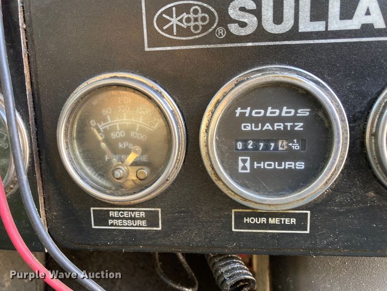 image for item HN9825 2000 Freightliner FL70  utility / service truck