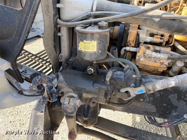 image for item HN9825 2000 Freightliner FL70  utility / service truck