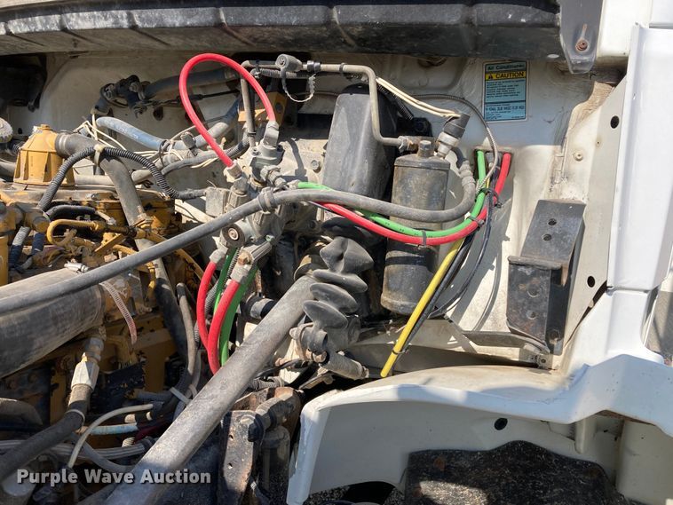 image for item HN9825 2000 Freightliner FL70  utility / service truck