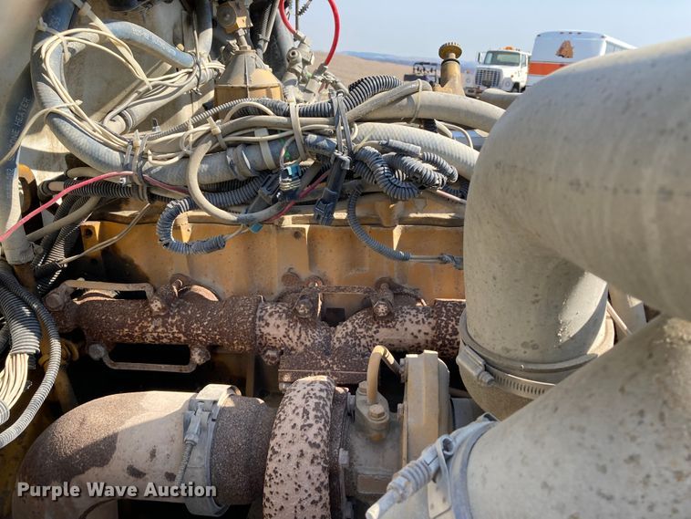 image for item HN9825 2000 Freightliner FL70  utility / service truck