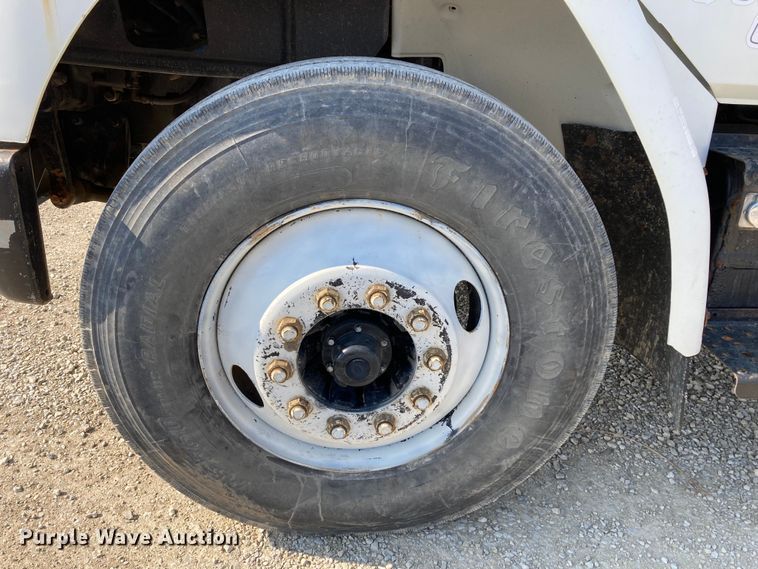 image for item HN9825 2000 Freightliner FL70  utility / service truck