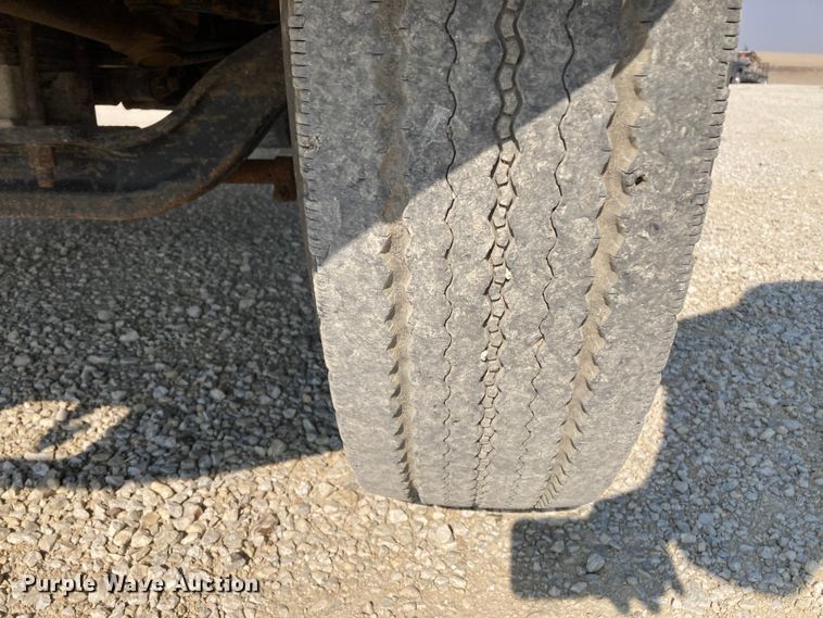 image for item HN9825 2000 Freightliner FL70  utility / service truck