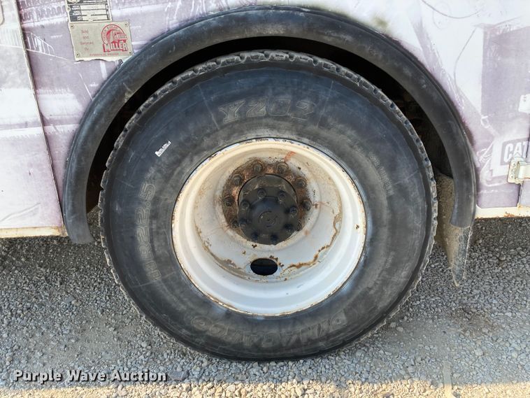 image for item HN9825 2000 Freightliner FL70  utility / service truck