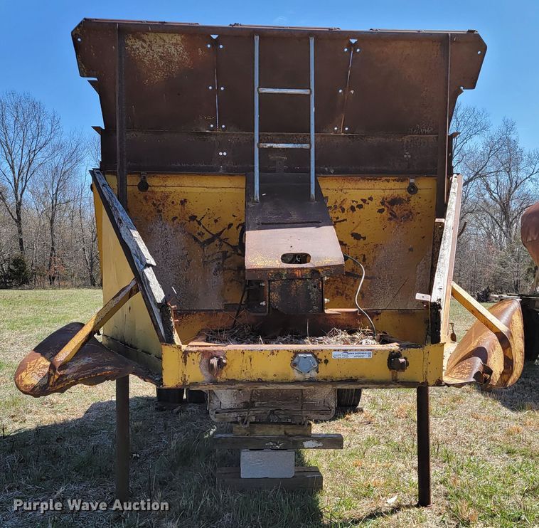 image for item HP9697 1953 Fruehauf  bottom dump trailer