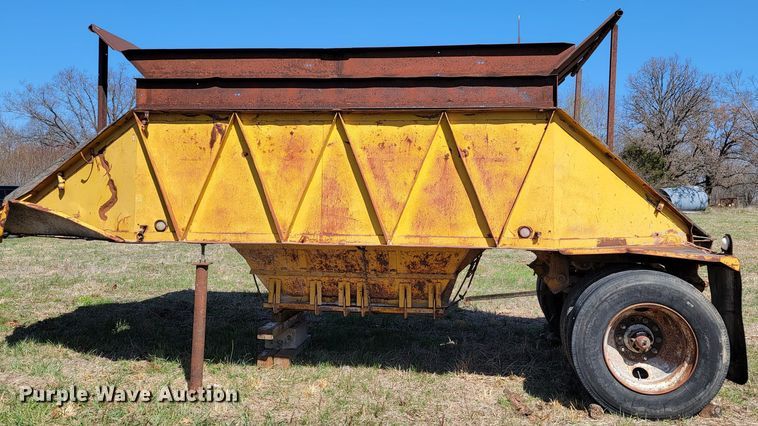 image for item HP9697 1953 Fruehauf  bottom dump trailer