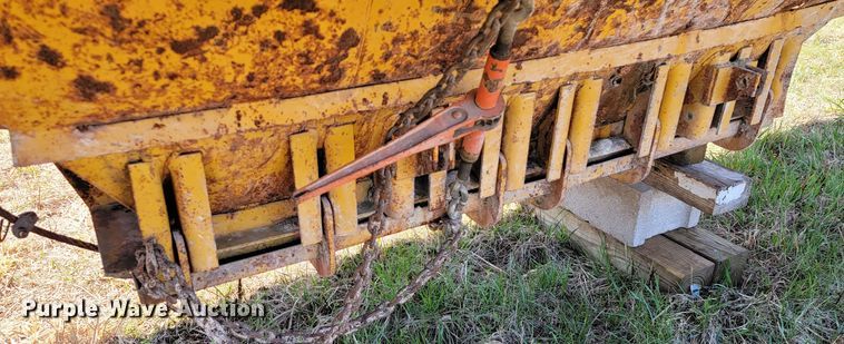 image for item HP9697 1953 Fruehauf  bottom dump trailer