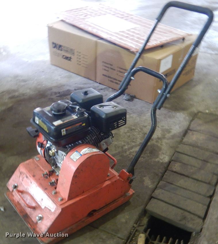 image for item HU9469 Plate compactor