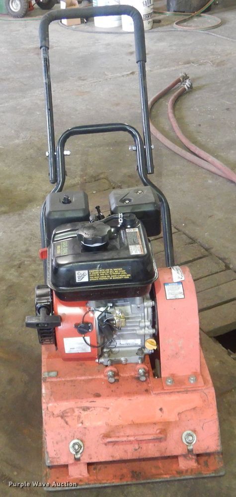 image for item HU9469 Plate compactor