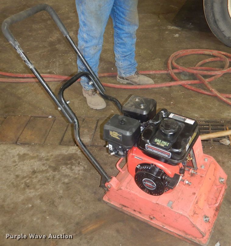 image for item HU9469 Plate compactor