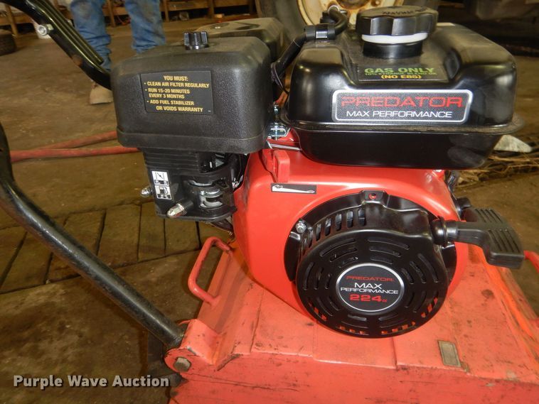 image for item HU9469 Plate compactor