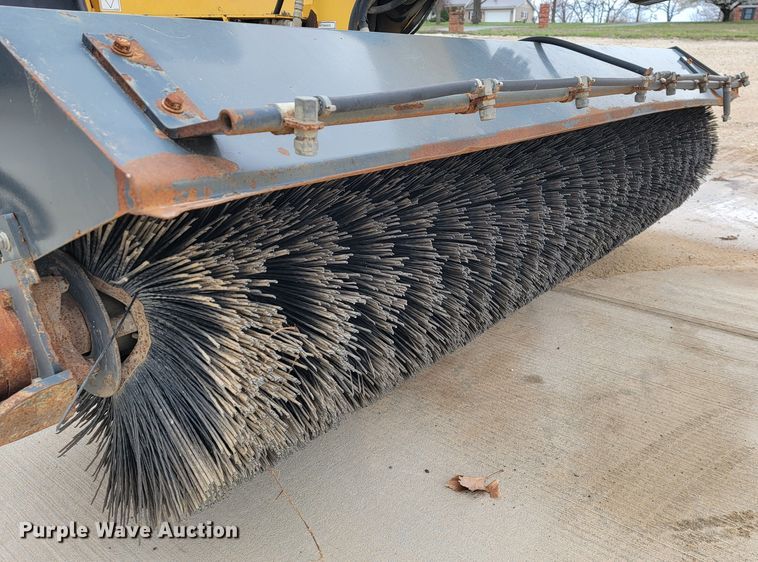 image for item II9001 2004 Terramite TSS38  broom