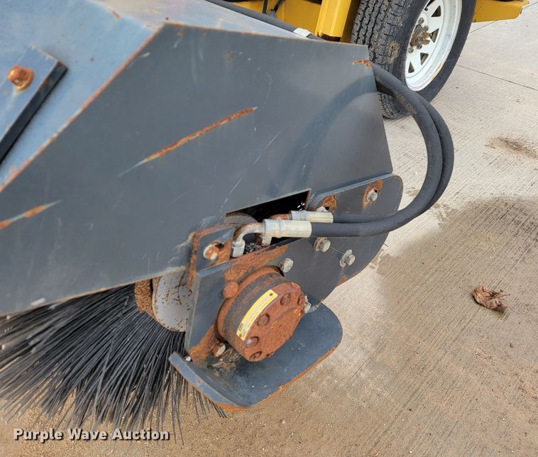 image for item II9001 2004 Terramite TSS38  broom