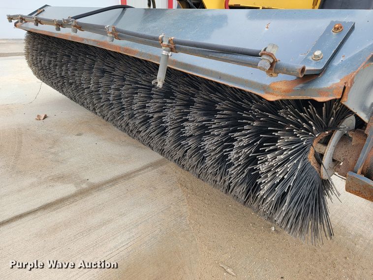 image for item II9001 2004 Terramite TSS38  broom