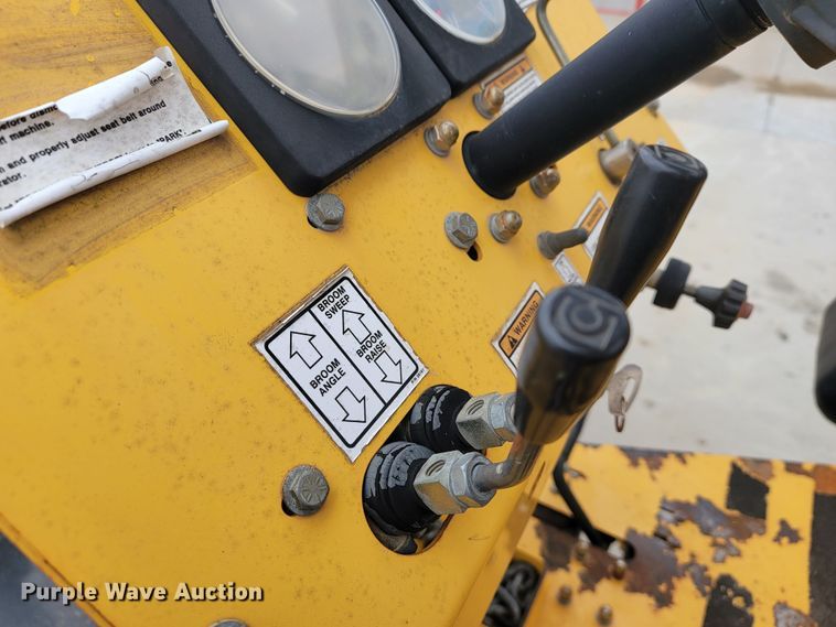 image for item II9001 2004 Terramite TSS38  broom