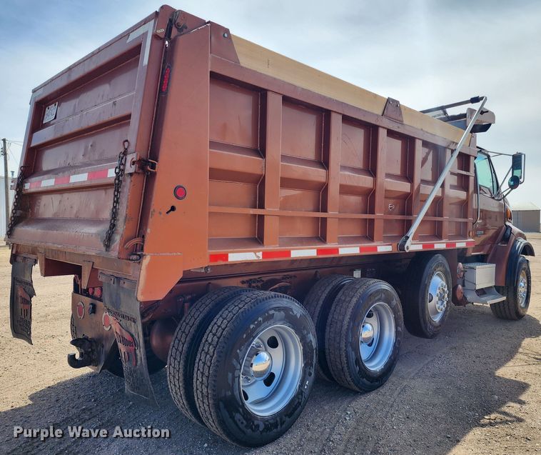 image for item IL9098 2005 Sterling L9500  dump truck