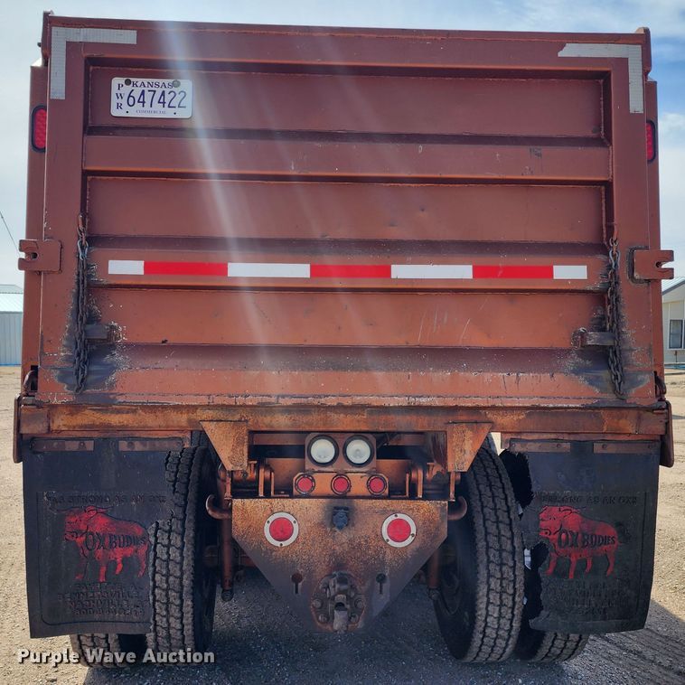 image for item IL9098 2005 Sterling L9500  dump truck