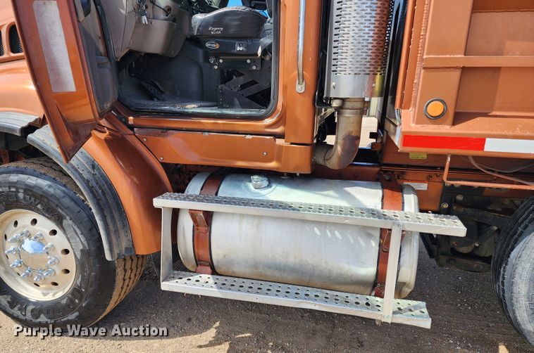 image for item IL9098 2005 Sterling L9500  dump truck