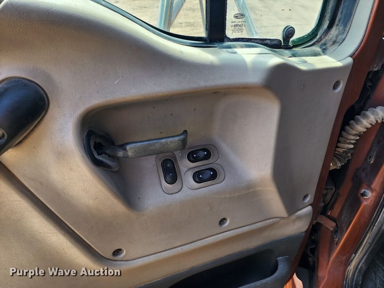 image for item IL9098 2005 Sterling L9500  dump truck