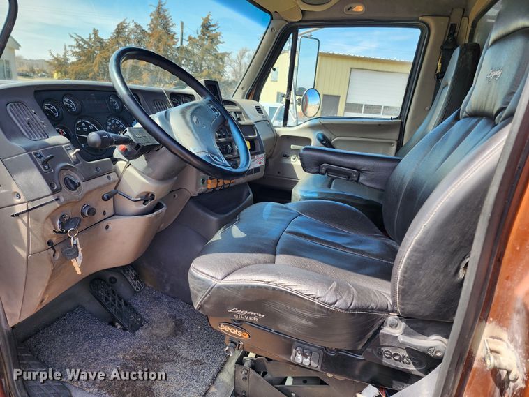 image for item IL9098 2005 Sterling L9500  dump truck