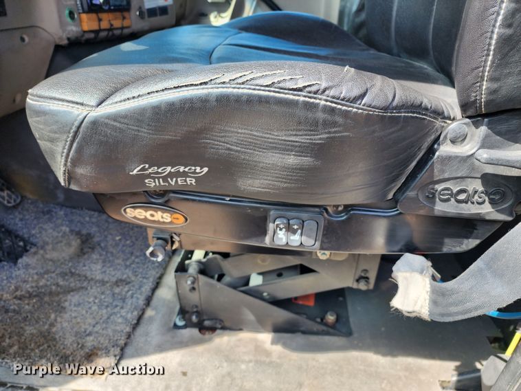 image for item IL9098 2005 Sterling L9500  dump truck