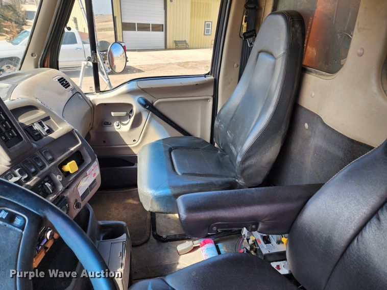 image for item IL9098 2005 Sterling L9500  dump truck