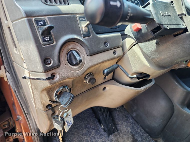 image for item IL9098 2005 Sterling L9500  dump truck